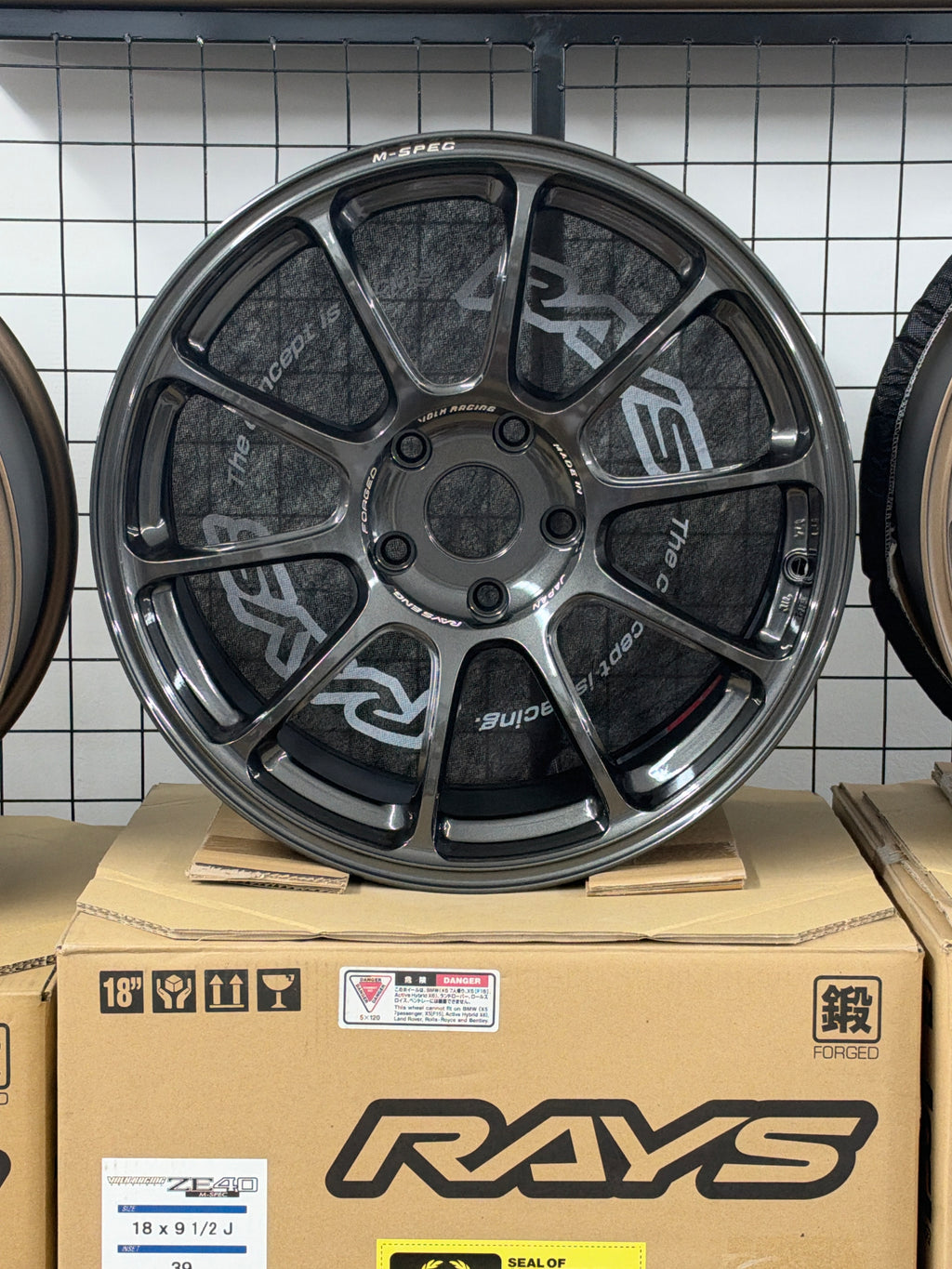 RAYS Volk Racing ZE40 M-Spec Forged Wheel - 18x9.5 / +39 / 5x120 (Diamond Dark Gunmetal) Honda FL5 FK8 Type R